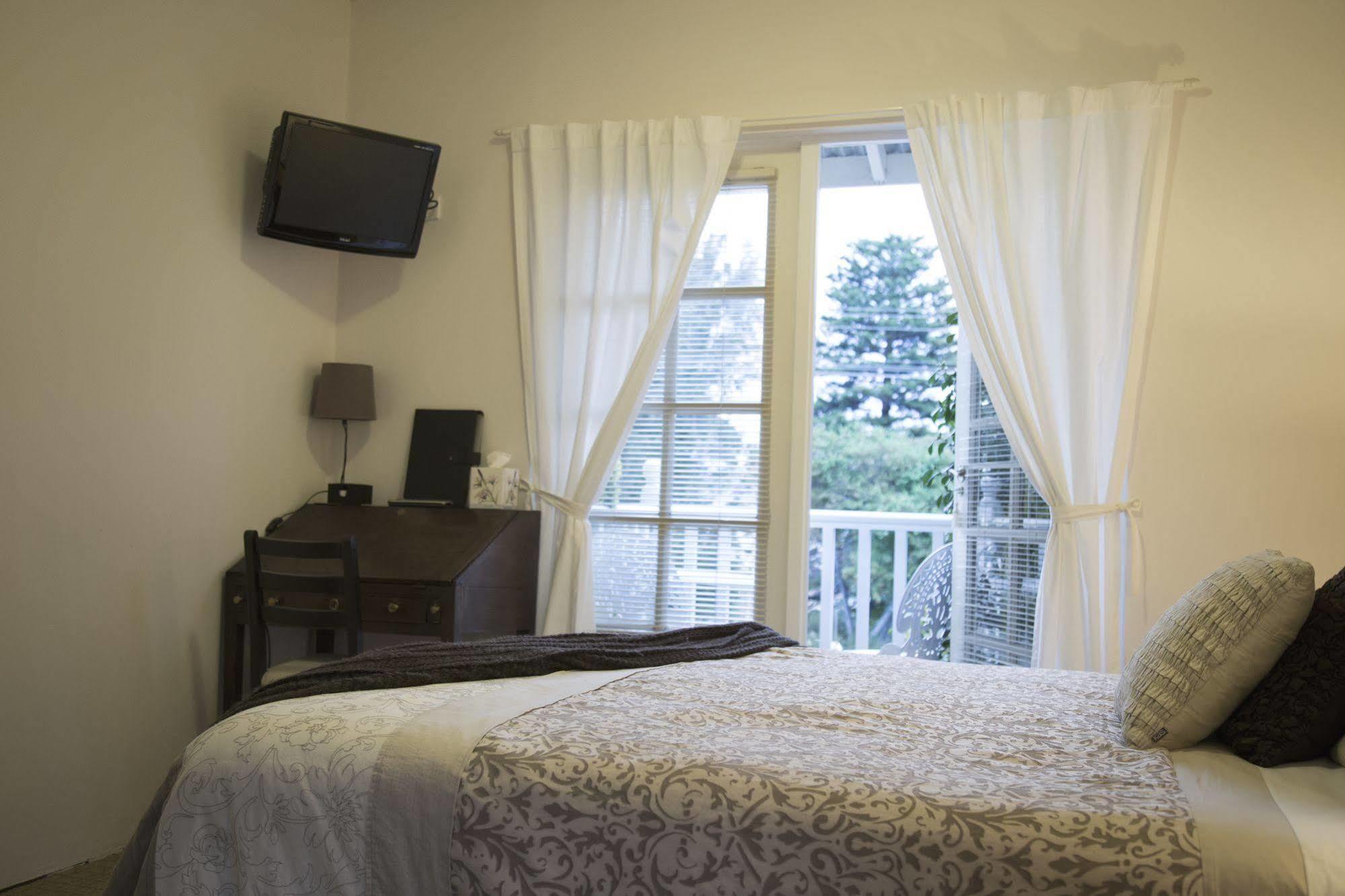 アルバニー Dunmoylen House Bed & Breakfast エクステリア 写真